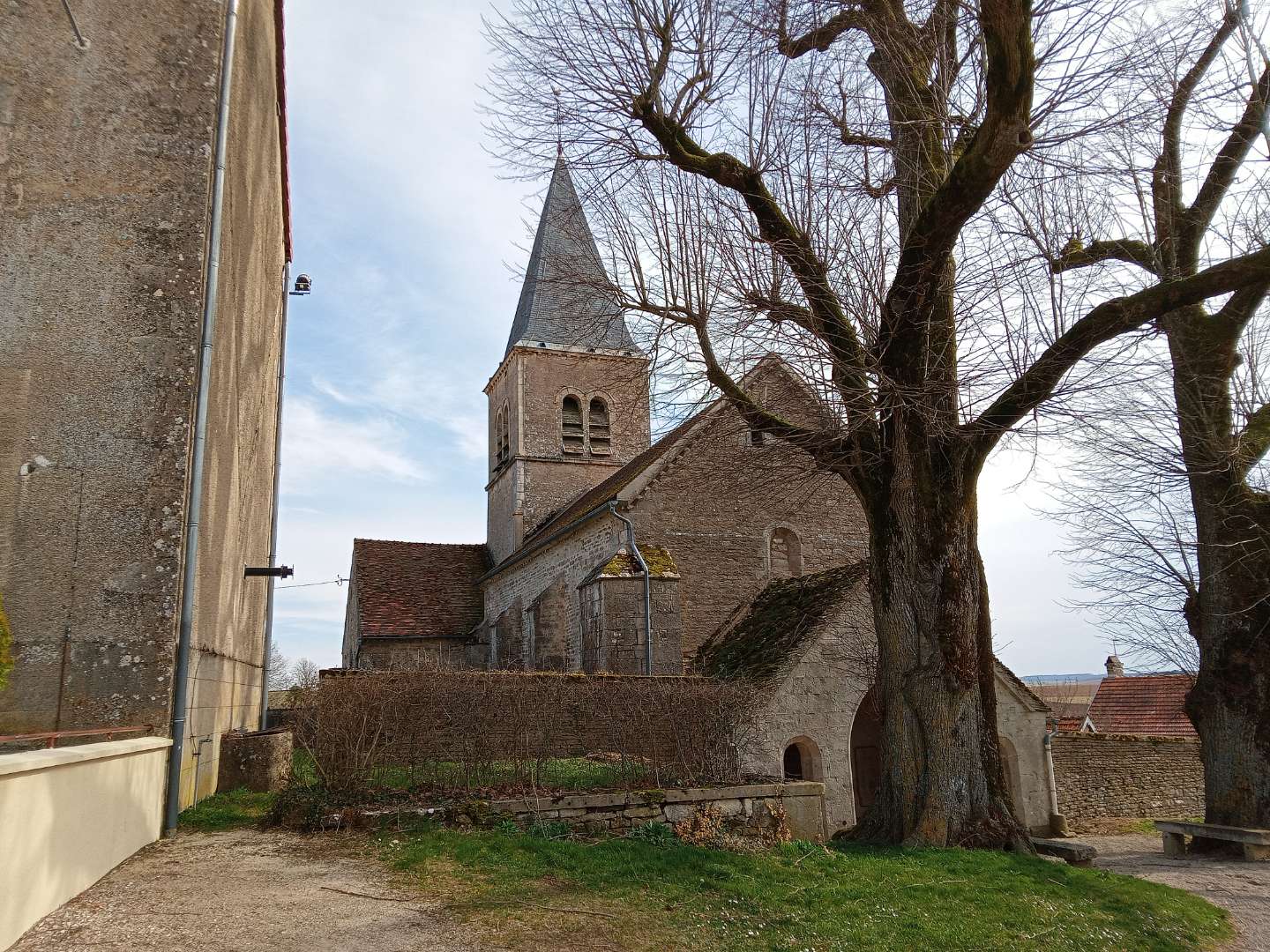 Photo de l'église de Poiseul la ville